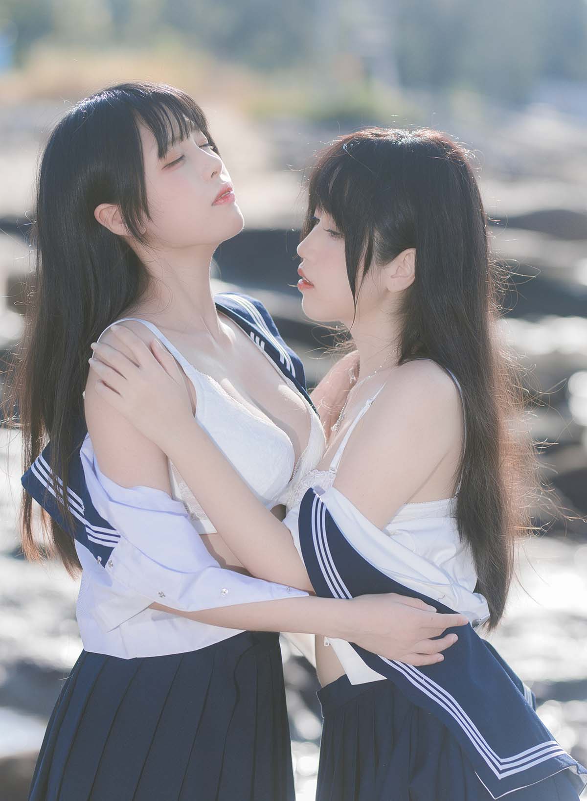 不呆猫 × 三無人型 – 水手服百合黑丝