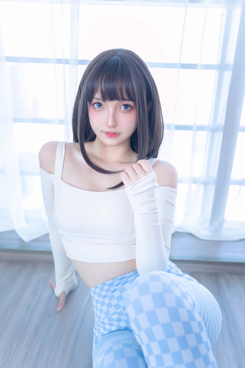 神楽板真冬 – 蓝白格