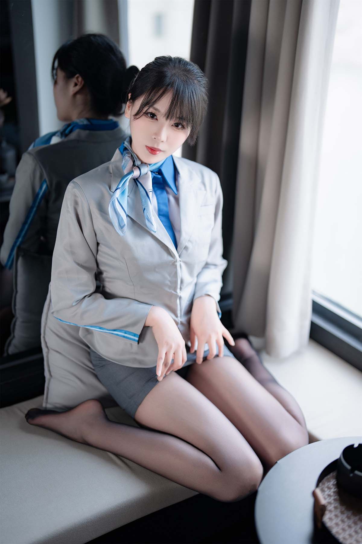 轩萧学姐 – 空姐室内黑丝