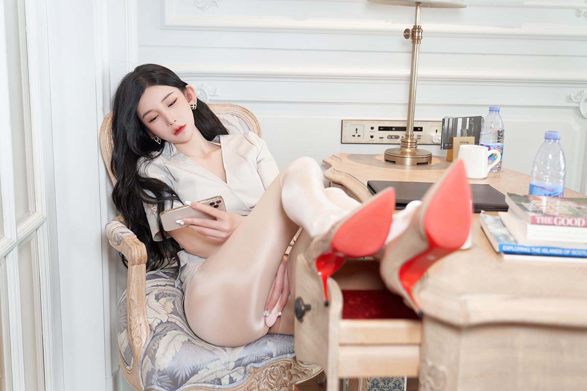 周于希 – 女律师的寂寞